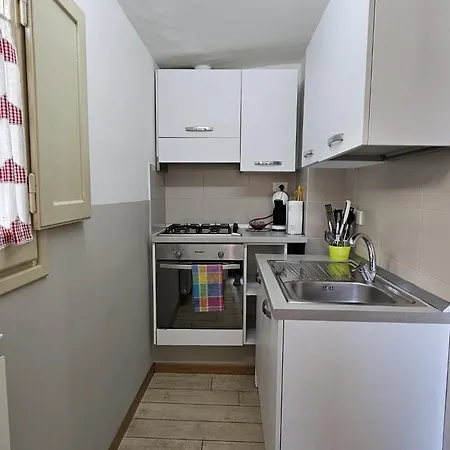 Apartamento Con Terrazza *